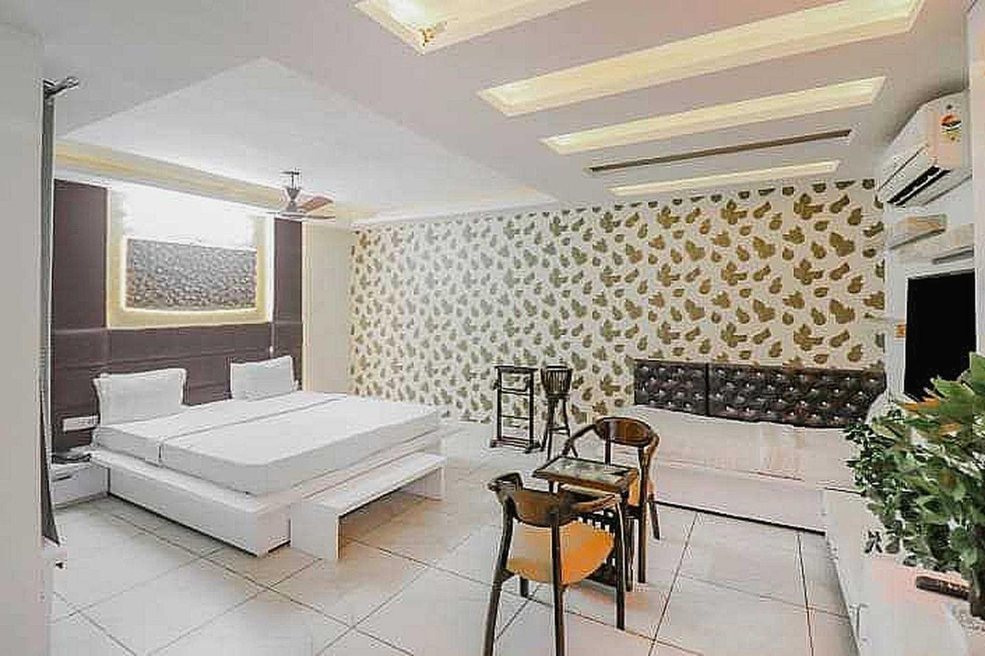Super Hotel O Vivaan Residency Rohtak Exterior photo