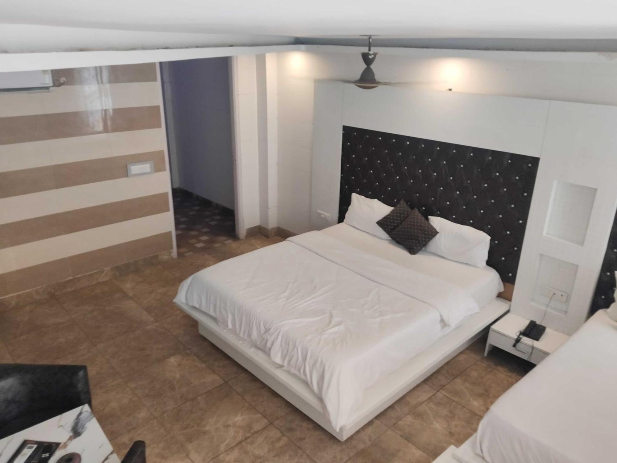 Super Hotel O Vivaan Residency Rohtak Exterior photo